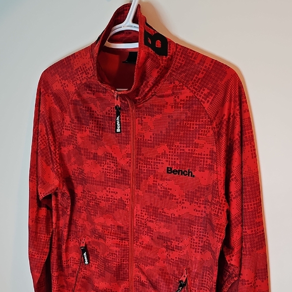 Bench Large Red Patterned Zip Up Jacket - Picture 2 of 9